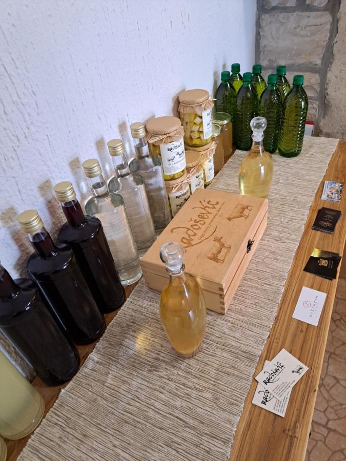Гостевой дом Sobe Anja Бртонигла Экстерьер фото